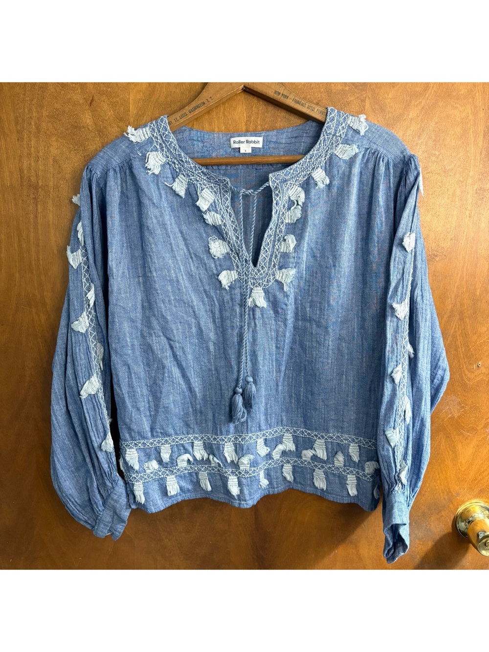 Roller Rabbit Blue Chambray Puff Sleeve Tassel Embroidered Blouse Top Preppy Mod